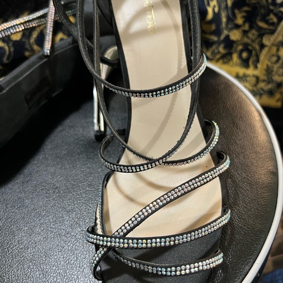 Le Chateau black heels - Picture 4 of 5